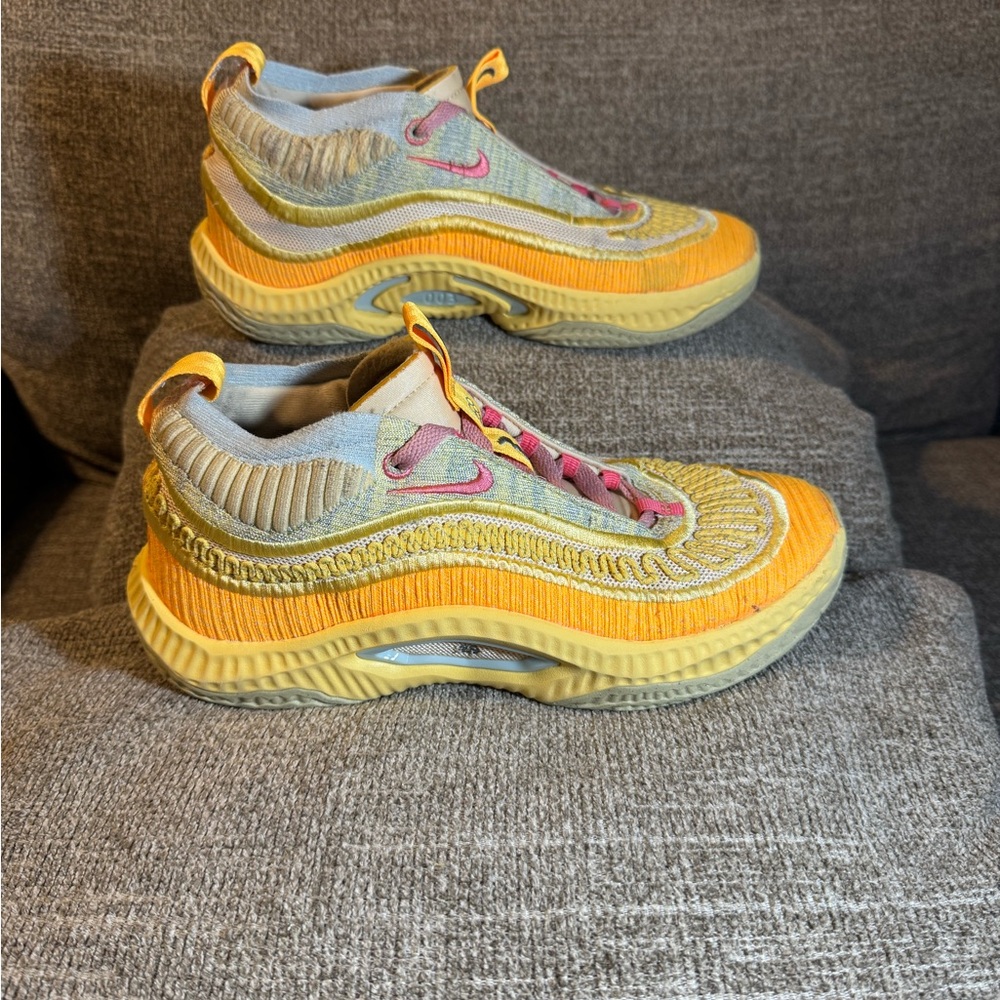 Nike Cosmic Unity 3 Pale Vanilla Yellow and Gray Sneakers size 8 - Picture 1 of 9